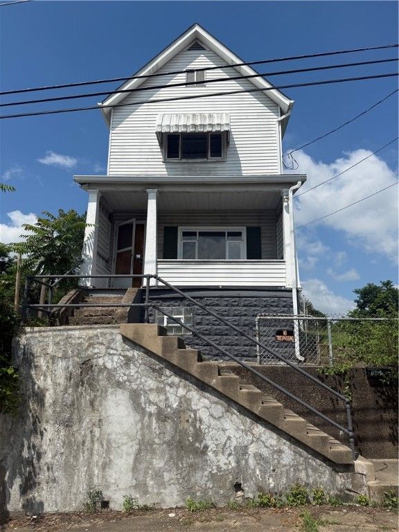 965 Leeds, Monessen, PA 15062