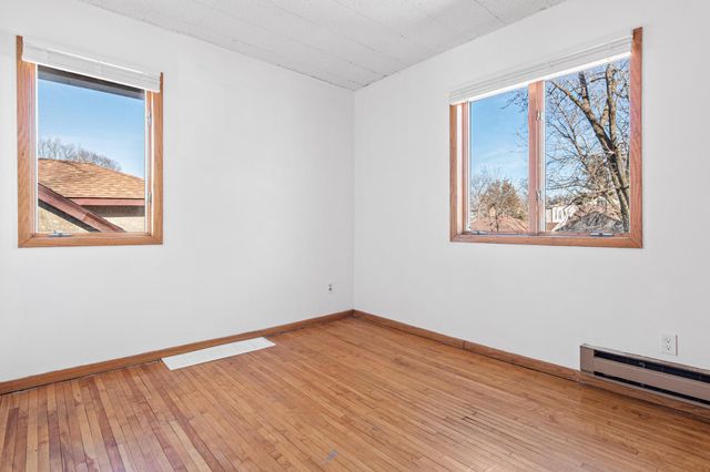 863 23rd Avenue SE, Minneapolis, MN 55414