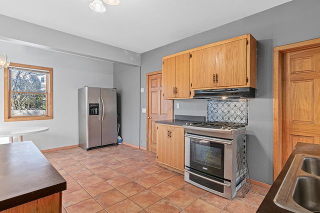 863 23rd Avenue SE, Minneapolis, MN 55414