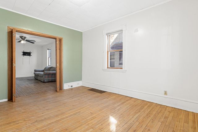 863 23rd Avenue SE, Minneapolis, MN 55414