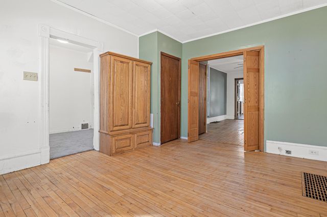 863 23rd Avenue SE, Minneapolis, MN 55414