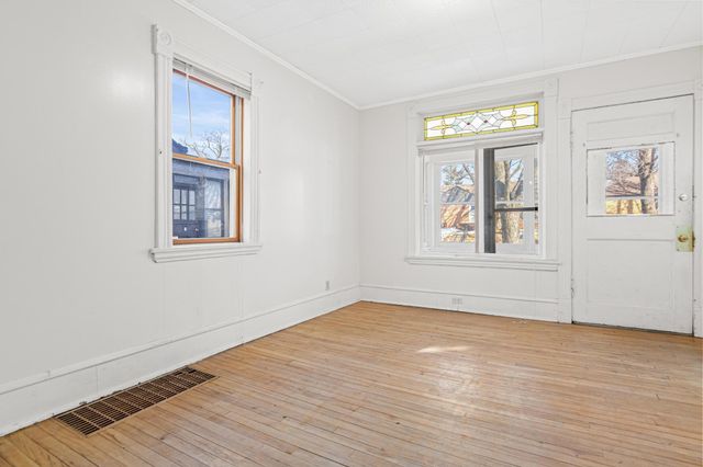 863 23rd Avenue SE, Minneapolis, MN 55414