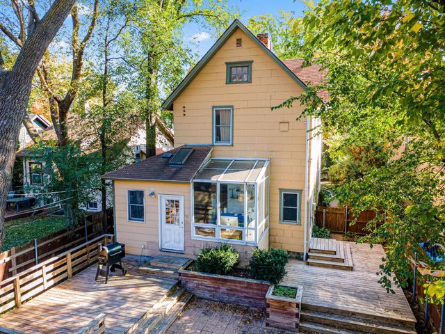 863 23rd Avenue SE, Minneapolis, MN 55414