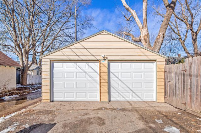 863 23rd Avenue SE, Minneapolis, MN 55414