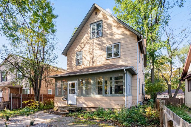 863 23rd Avenue SE, Minneapolis, MN 55414