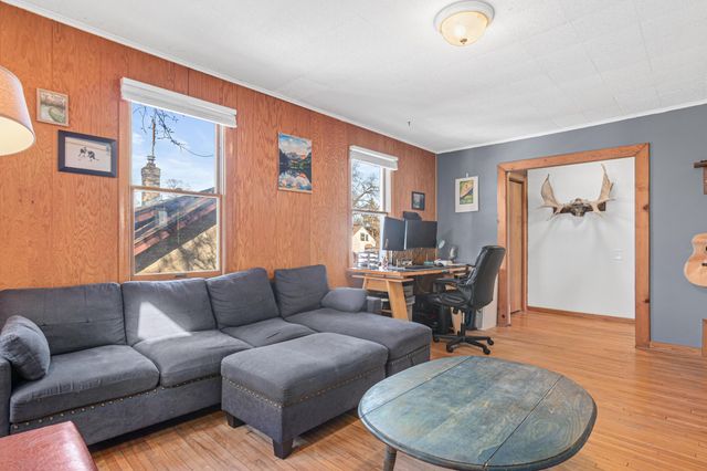 863 23rd Avenue SE, Minneapolis, MN 55414