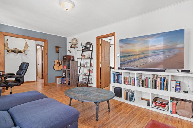 863 23rd Avenue SE, Minneapolis, MN 55414