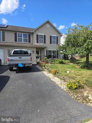 1027 DAISY DR, Temple, PA 19560