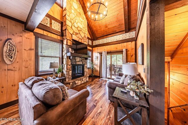 615 Rainbow Rd, Sevierville, TN 37862