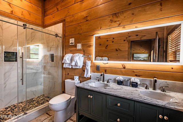615 Rainbow Rd, Sevierville, TN 37862