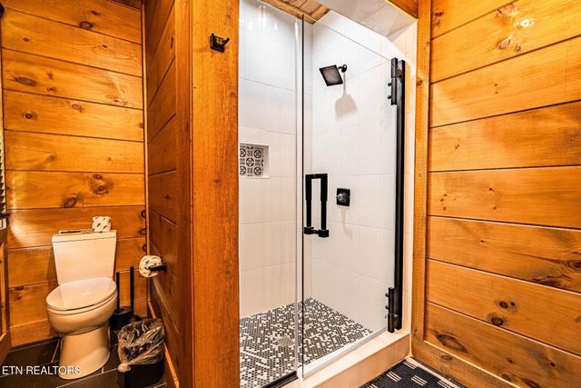 615 Rainbow Rd, Sevierville, TN 37862