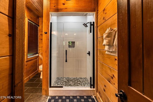 615 Rainbow Rd, Sevierville, TN 37862