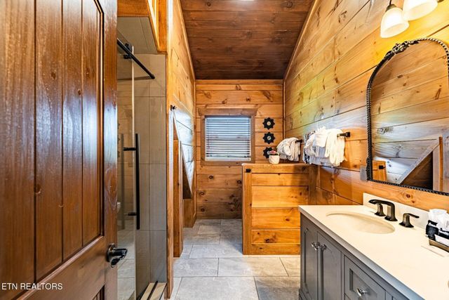 615 Rainbow Rd, Sevierville, TN 37862
