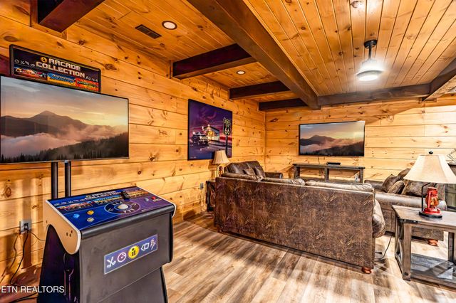 615 Rainbow Rd, Sevierville, TN 37862