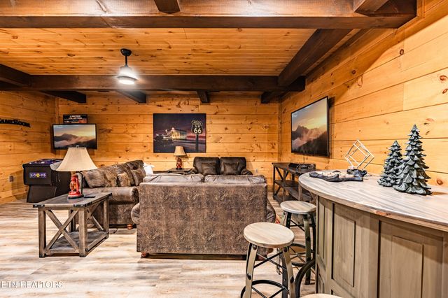 615 Rainbow Rd, Sevierville, TN 37862