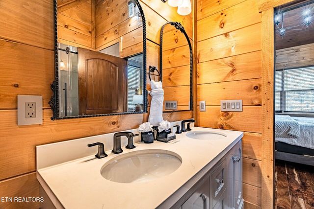 615 Rainbow Rd, Sevierville, TN 37862