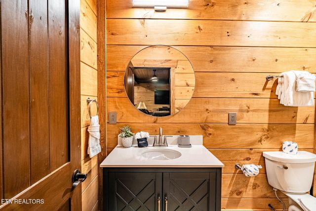 615 Rainbow Rd, Sevierville, TN 37862