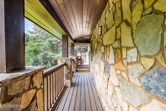 615 Rainbow Rd, Sevierville, TN 37862