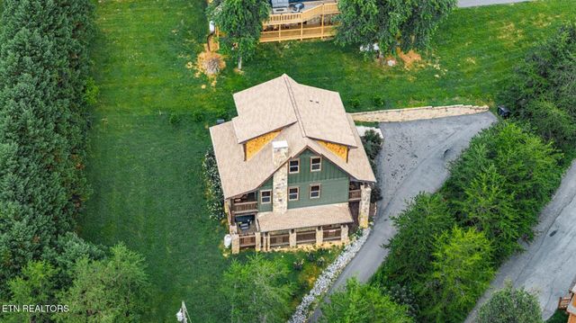 615 Rainbow Rd, Sevierville, TN 37862
