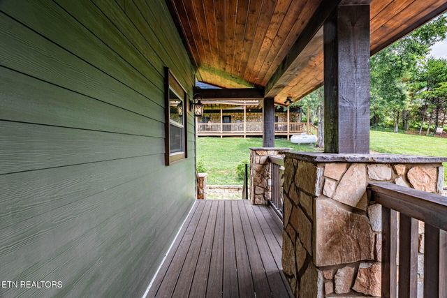 615 Rainbow Rd, Sevierville, TN 37862