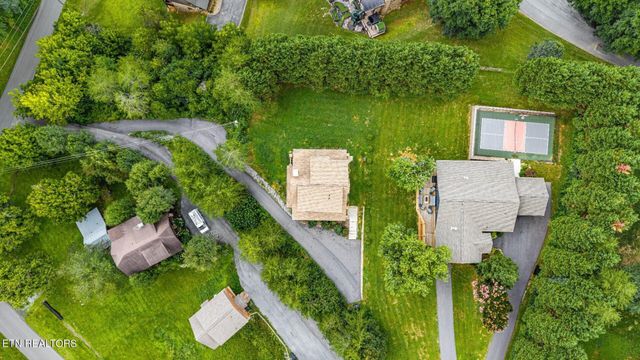 615 Rainbow Rd, Sevierville, TN 37862
