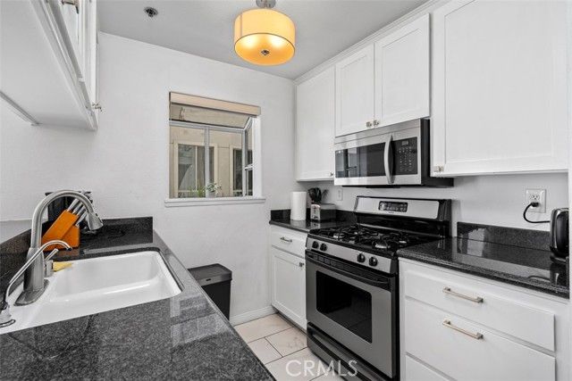 116 S Croft 102, Los Angeles, CA 90048