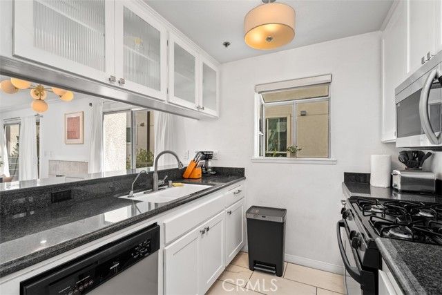 116 S Croft 102, Los Angeles, CA 90048