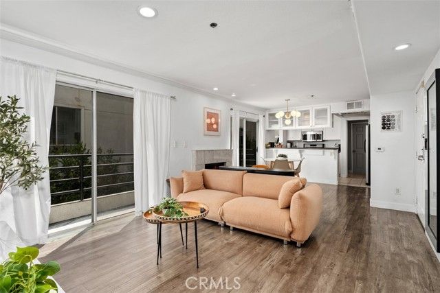116 S Croft 102, Los Angeles, CA 90048