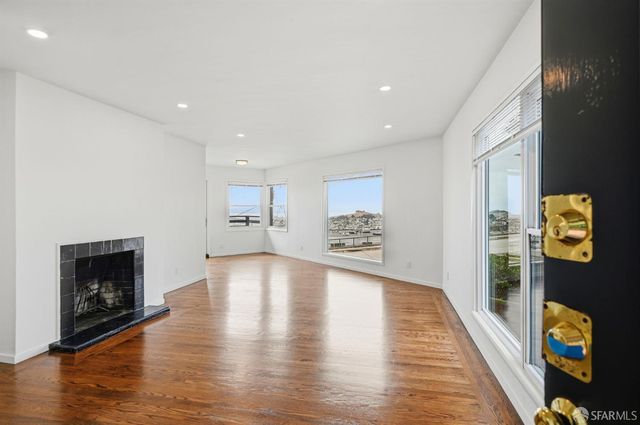955 Corbett Avenue 6, San Francisco, CA 94131