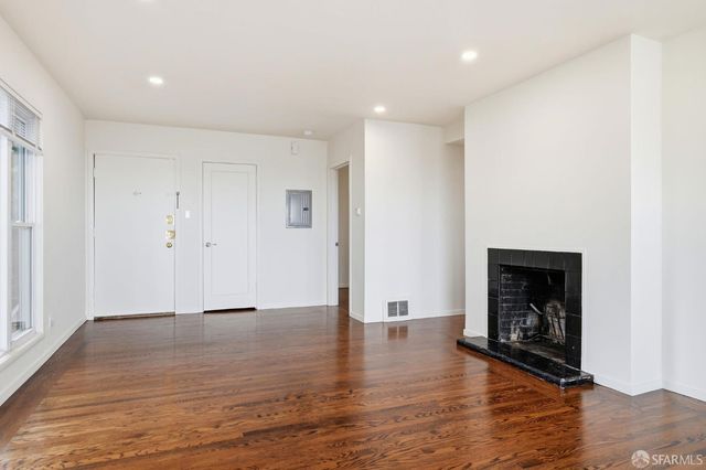955 Corbett Avenue 6, San Francisco, CA 94131