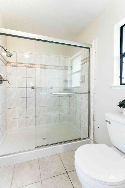Image 13 of property listing at 7012 Via Valverde, San Jose, CA 95135