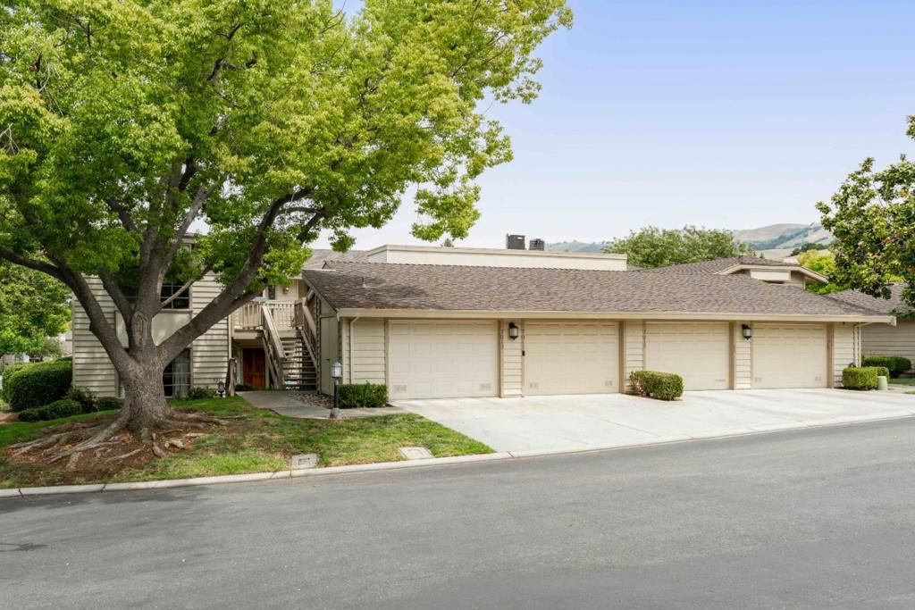 Image 21 of property listing at 7012 Via Valverde, San Jose, CA 95135