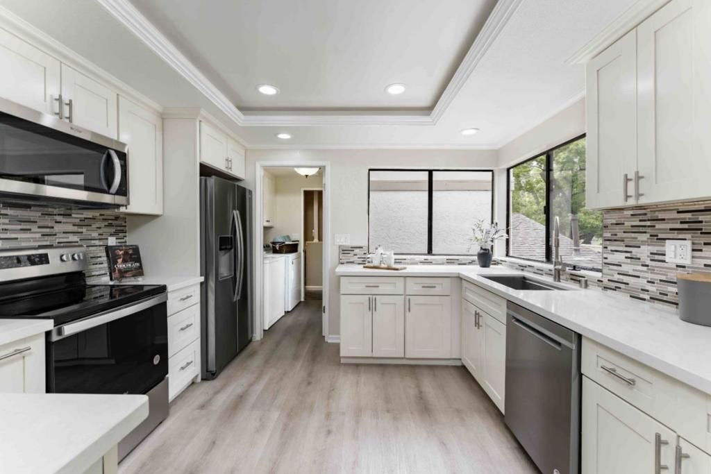 Image 7 of property listing at 7012 Via Valverde, San Jose, CA 95135