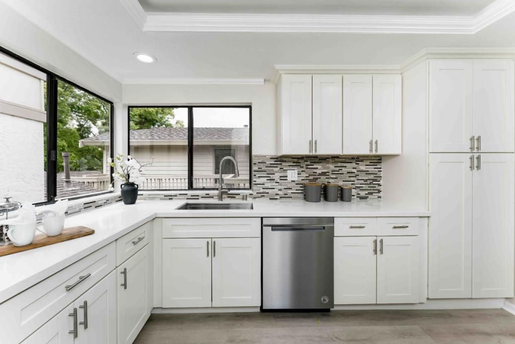 Image 8 of property listing at 7012 Via Valverde, San Jose, CA 95135