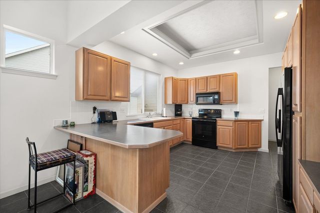 718 S Shelley Lake Ln, Spokane Valley, WA 99037