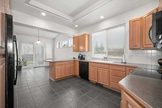 718 S Shelley Lake Ln, Spokane Valley, WA 99037