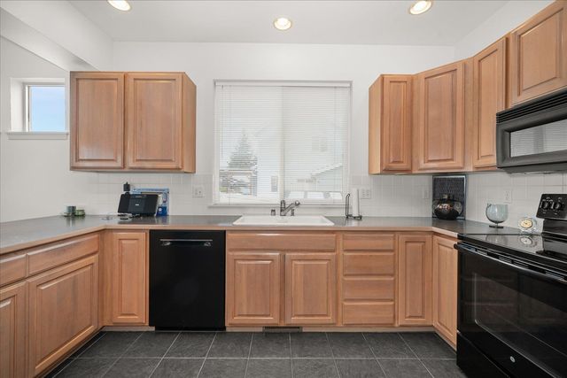 718 S Shelley Lake Ln, Spokane Valley, WA 99037