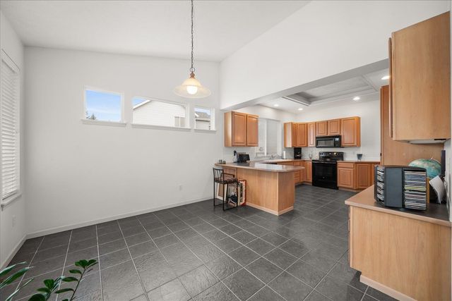 718 S Shelley Lake Ln, Spokane Valley, WA 99037