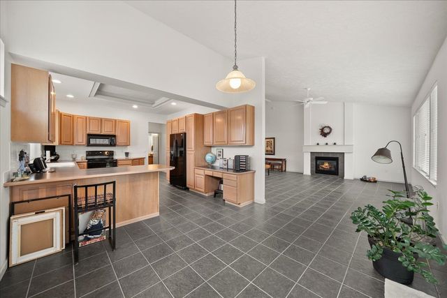 718 S Shelley Lake Ln, Spokane Valley, WA 99037