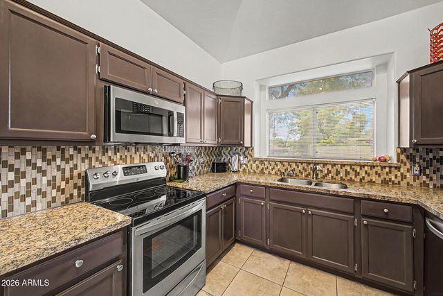 8515 W BLUEFIELD Avenue, Peoria, AZ 85382