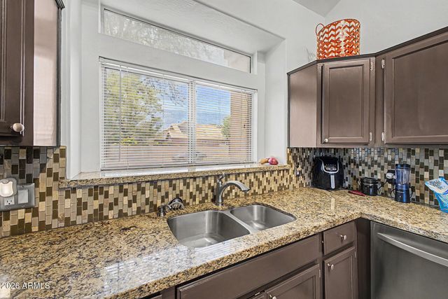 8515 W BLUEFIELD Avenue, Peoria, AZ 85382