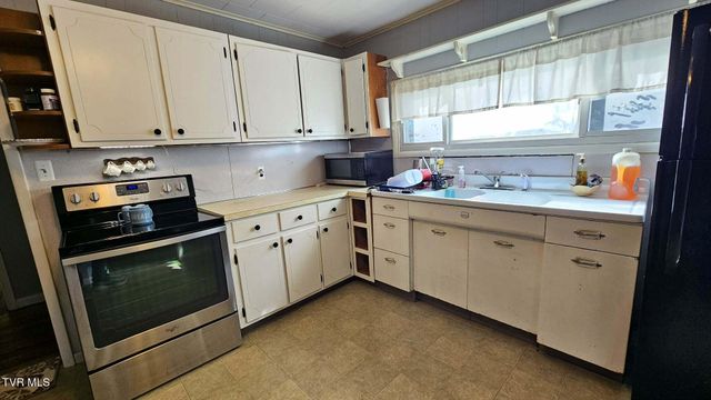 223 Northwest Craig Street, Norton, VA 24273