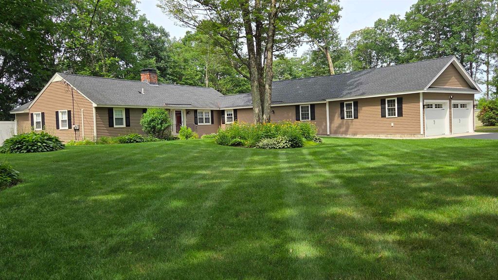 492 Woodlawn Ridge Road, Pembroke, NH 03275