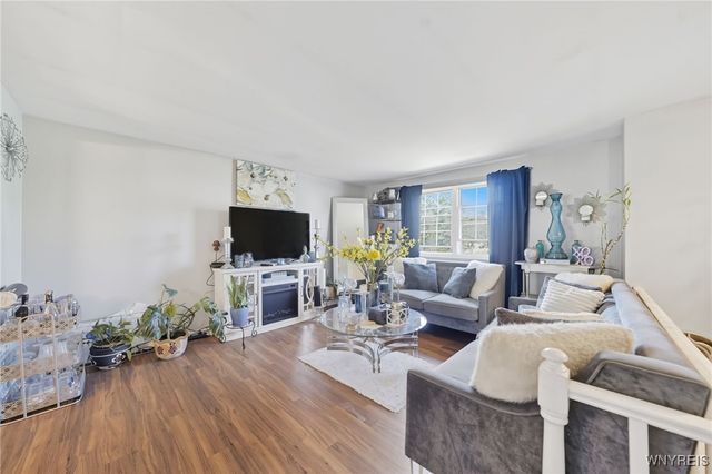 6958 Academy Lane, Lockport Town, NY 14094