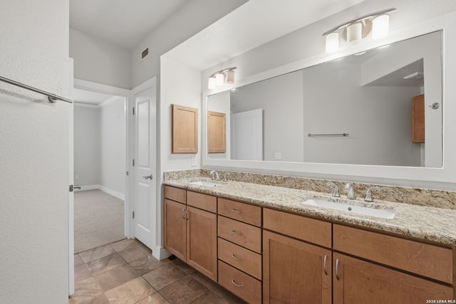 7342 Oak Manor Dr Apt 3101, San Antonio, TX 78229