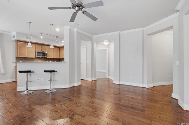 7342 Oak Manor Dr Apt 3101, San Antonio, TX 78229