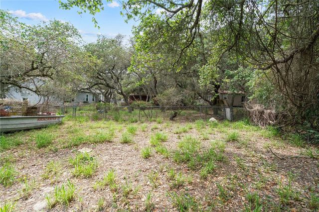 921 N Terry St, Rockport, TX 78382