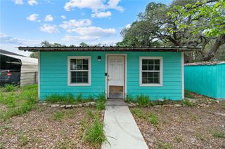 921 N Terry St, Rockport, TX 78382
