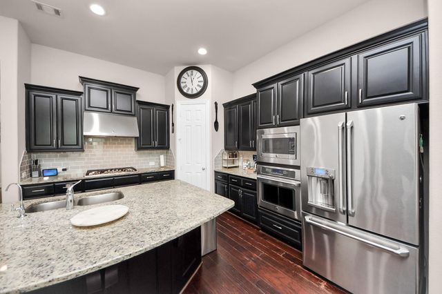 4811 Applewood Crest Lane, Rosharon, TX 77583