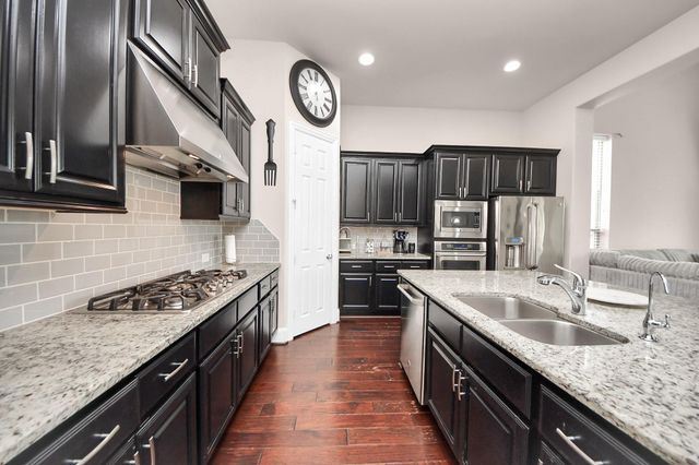 4811 Applewood Crest Lane, Rosharon, TX 77583